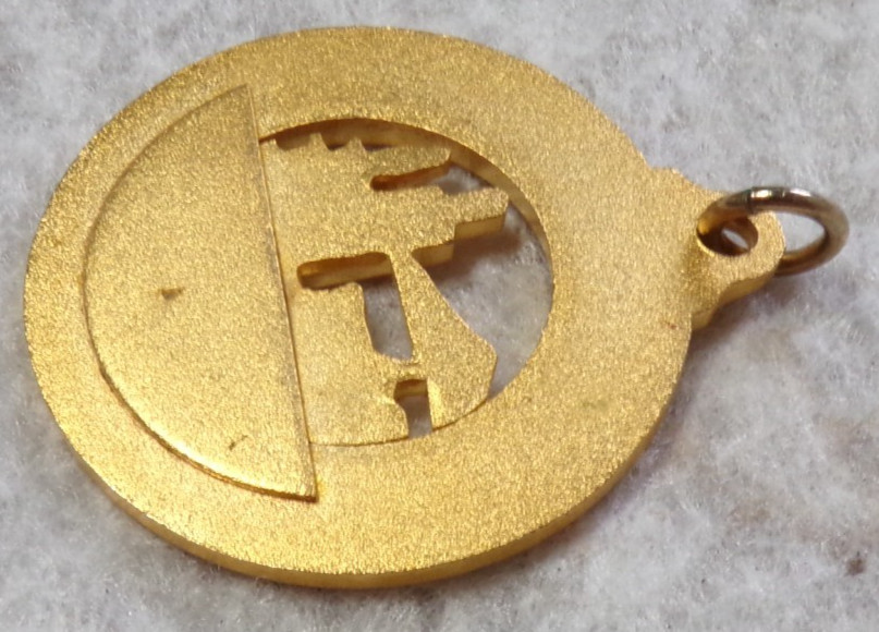 GOLDEN GATE S.F. KENNEL CLUB MEDALLION GOLD TONE METAL PET COLLAR PENDANT CHARM
