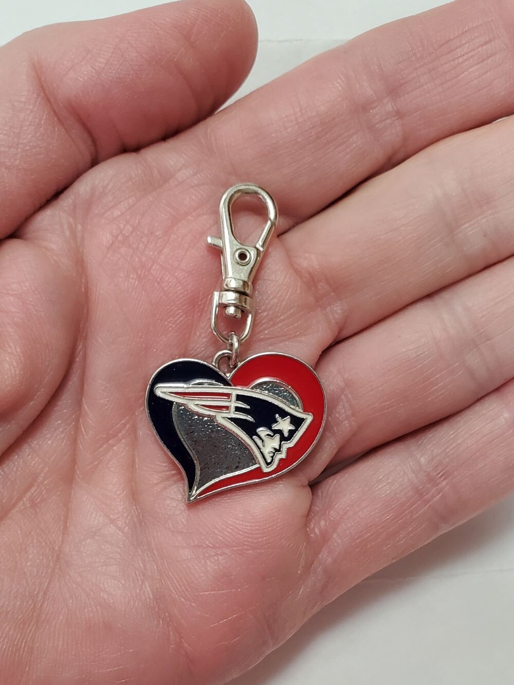 NEW ENGLAND PATRIOTS FOOTBALL BAG CHARM ZIPPER PULL PURSE WALLET DOG CAT COLLAR
