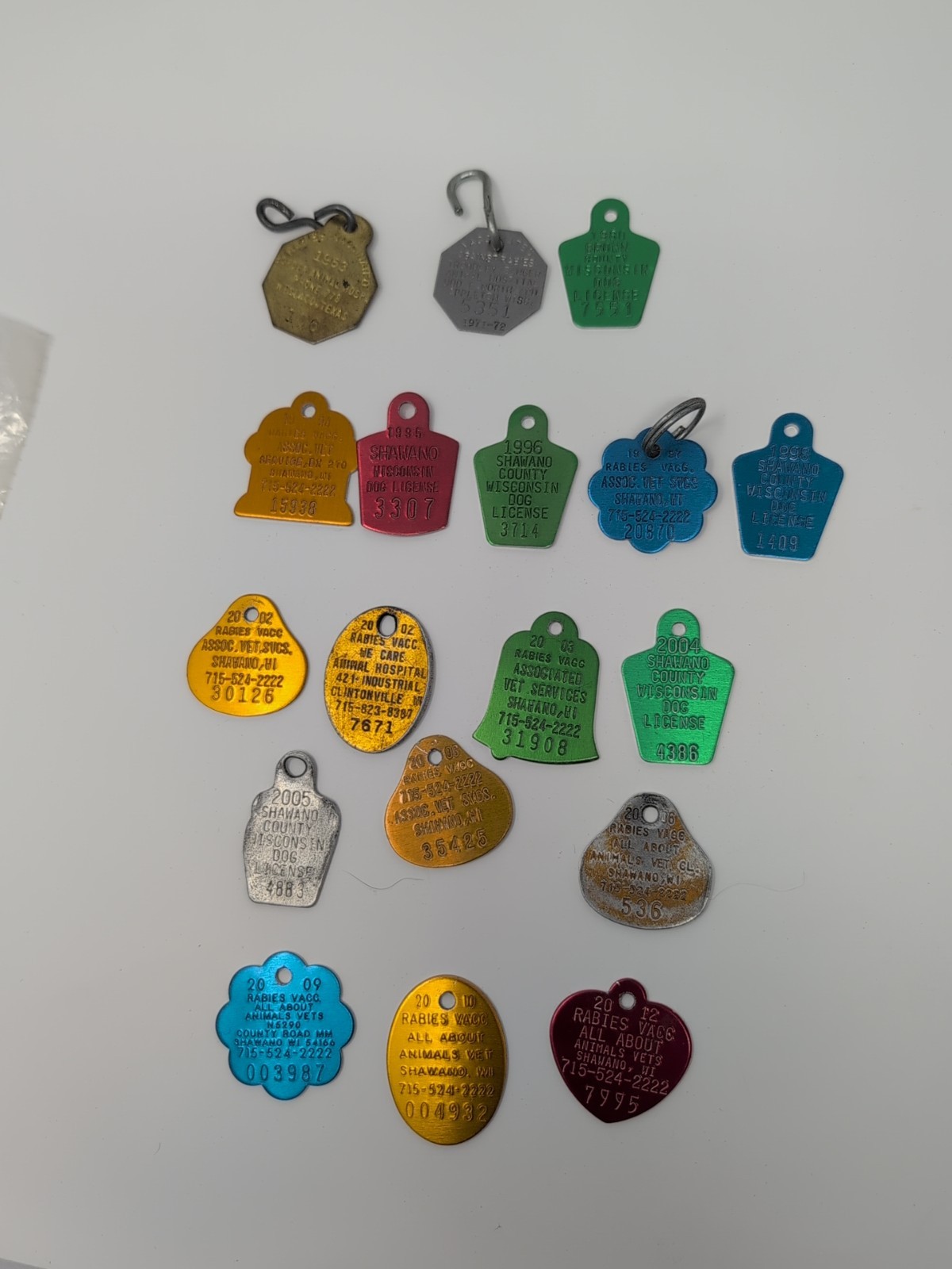18 Assorted Vintage Dog License and Rabies Tags 1953 – 2012 Wisconsin Texas