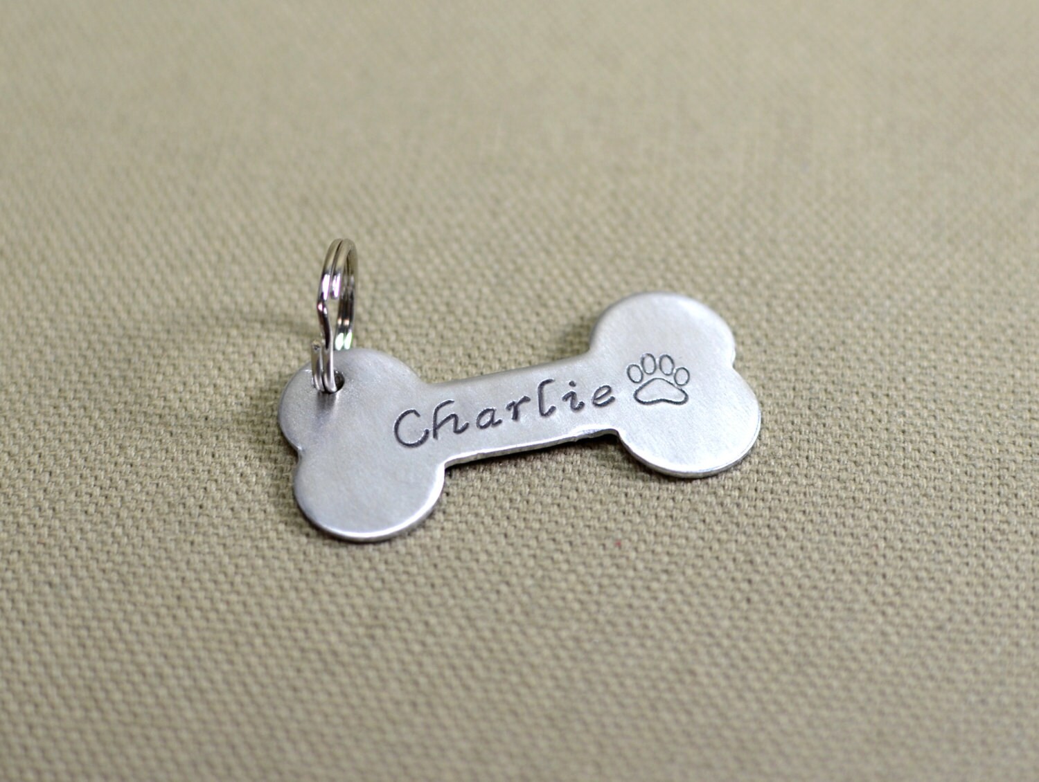 Aluminum dog tag for you to personalize – or as a keyring