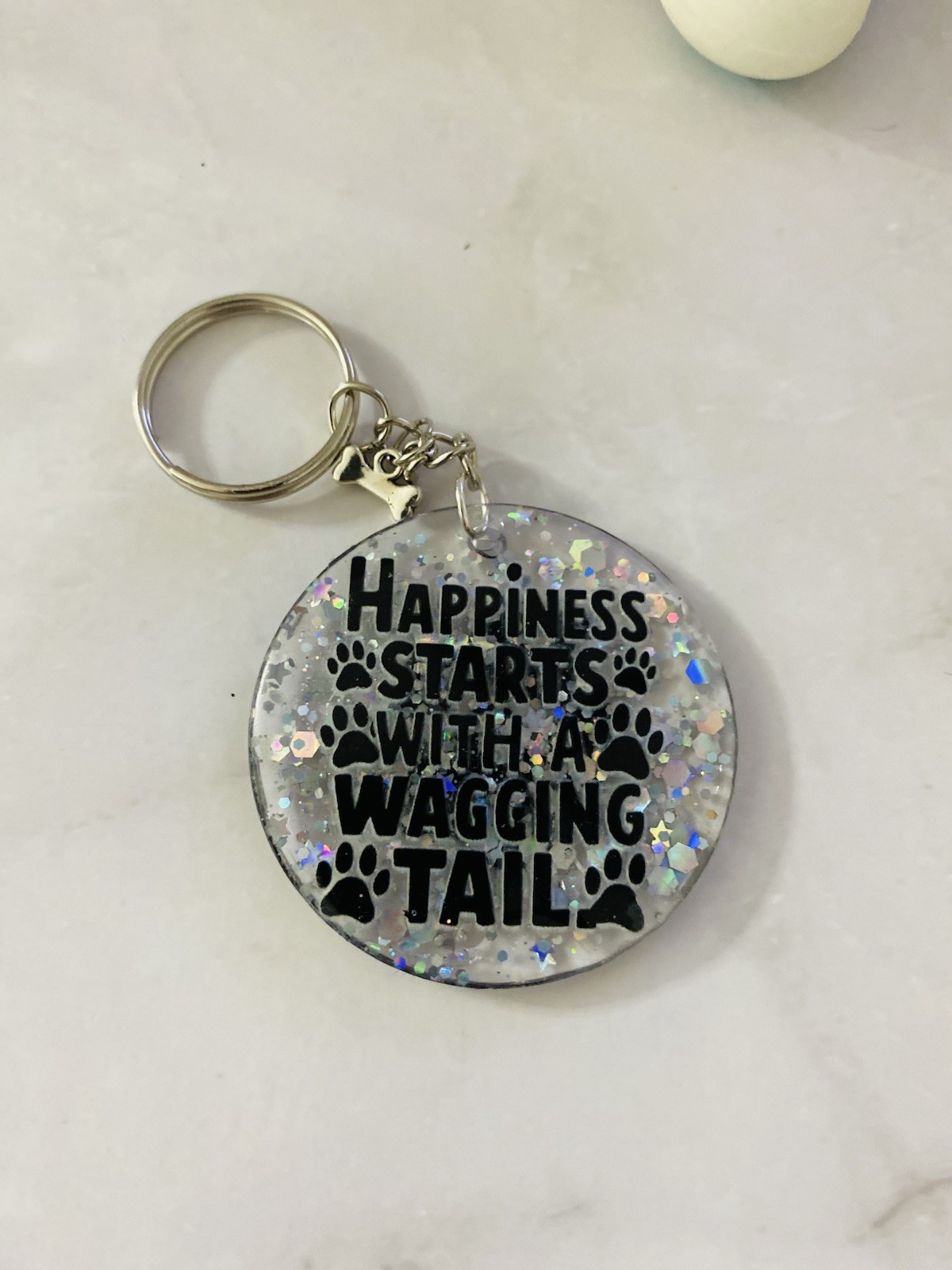 Personalized Pet Name Paw Print Resin Keychain – Custom Glitter Dog Cat Charm