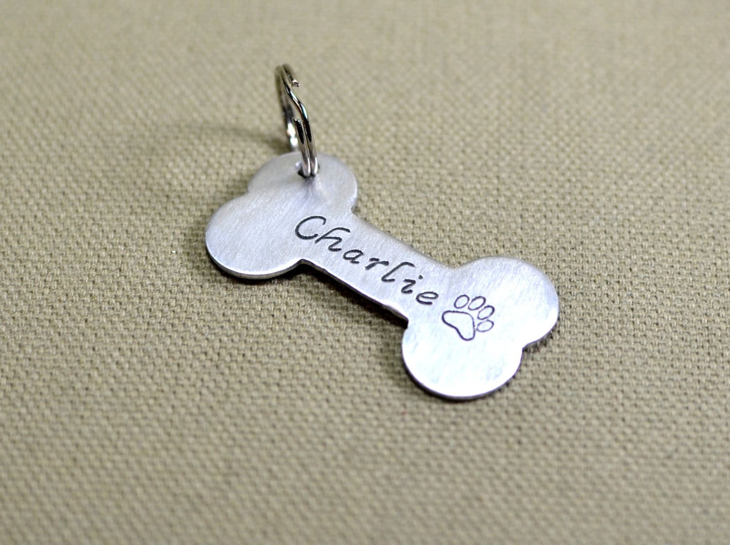 Aluminum dog tag for you to personalize – or as a keyring