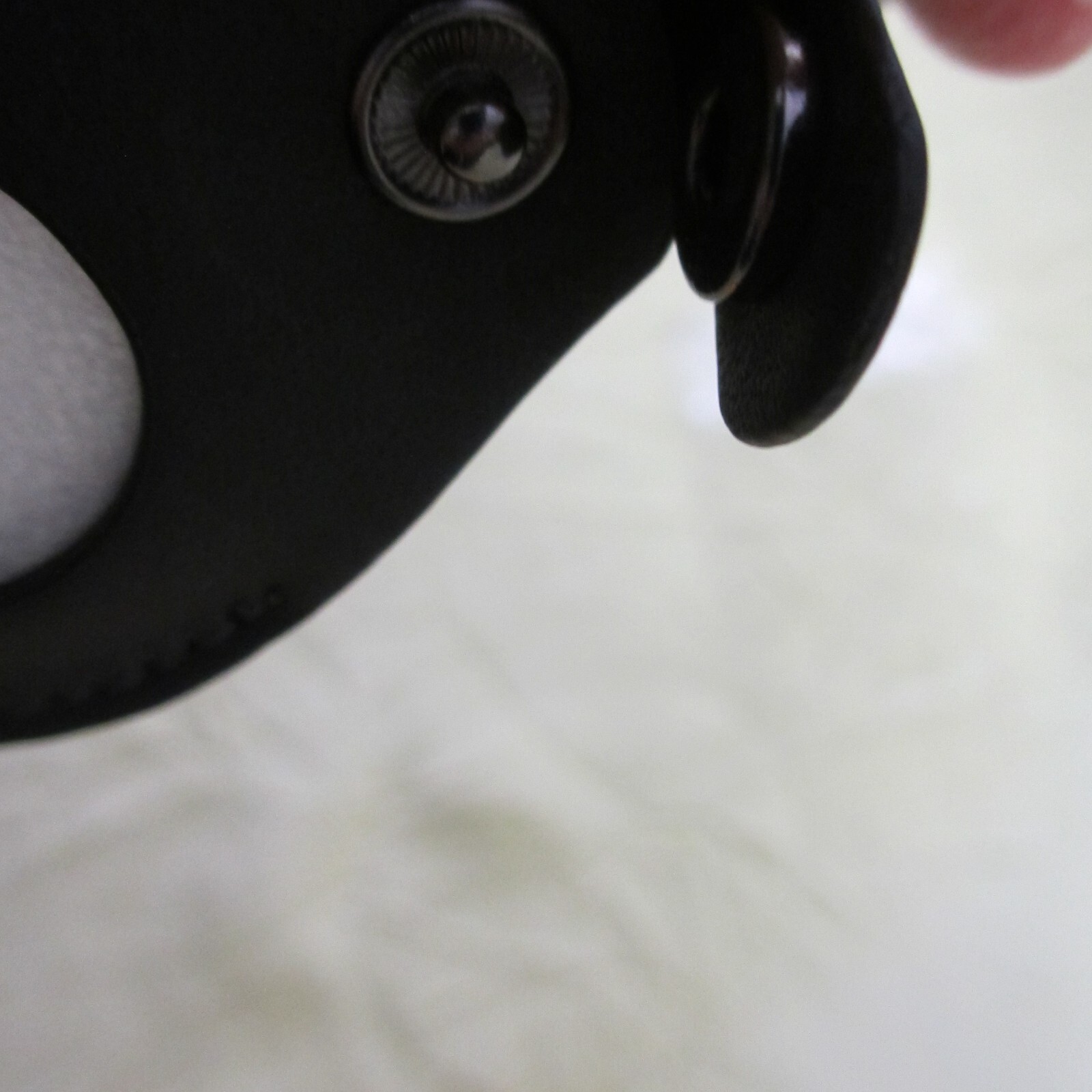 New BLACK ROUND RING hang tag pet finder id CASE clips on collar 2 side window