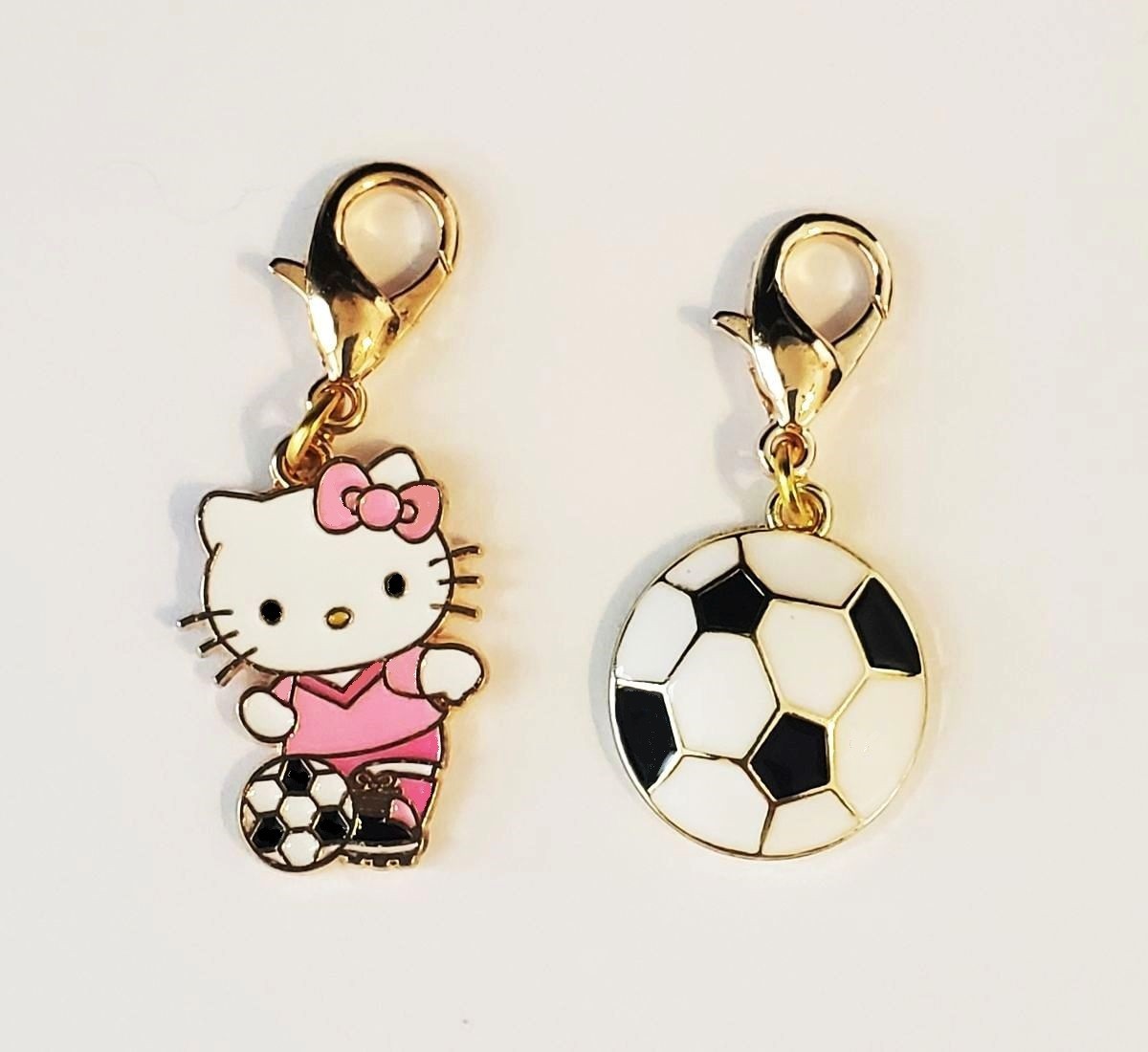 HELLO KITTY Charm SOCCER BALL Zipper Pull Clip On Purse Bag Wallet Gym Backpack