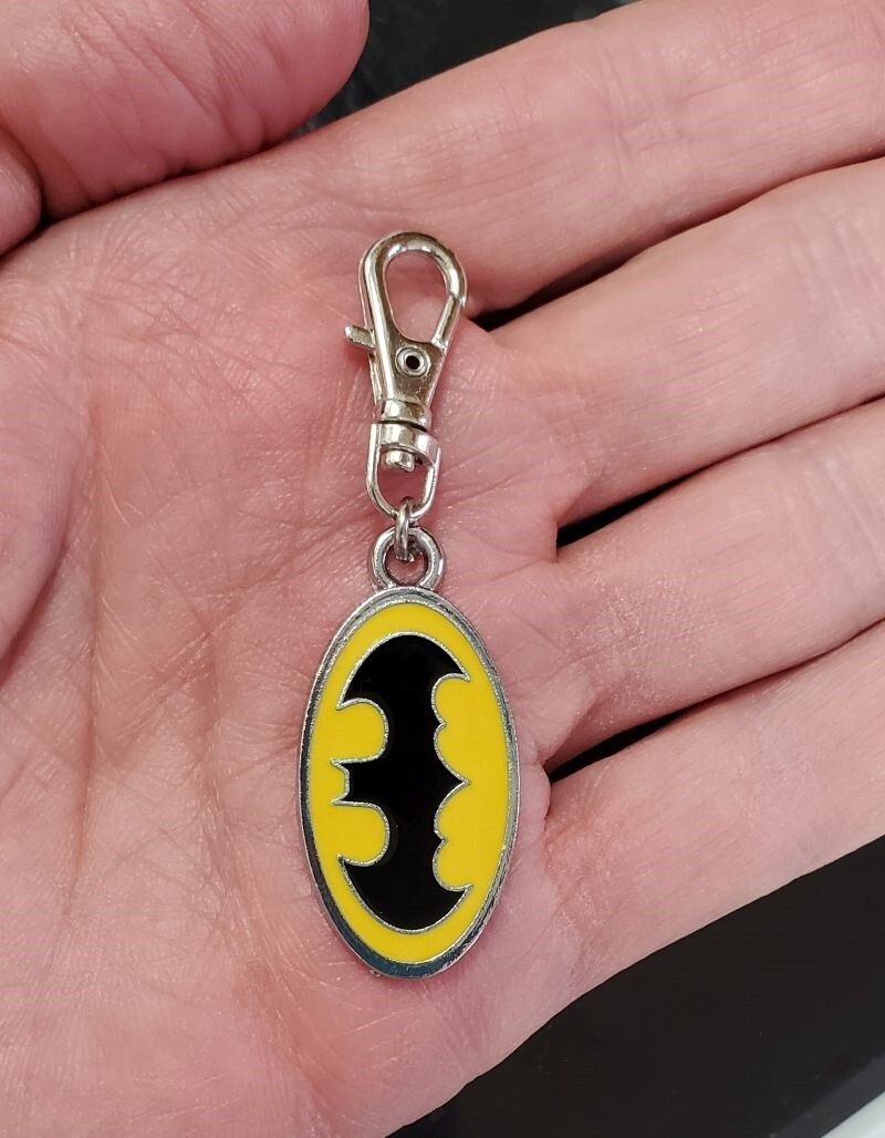 BATMAN CHARM DC COMICS DOG CAT COLLAR JEWELRY ZIPPER PULL FOR BACKPACK JACKET ET