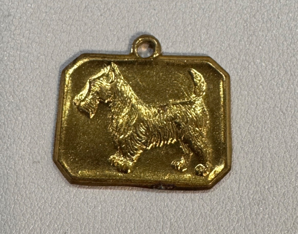 Vintage Original Genuine Rothmoor Coat Scottish Terrier Dog Tag 1″ Brass