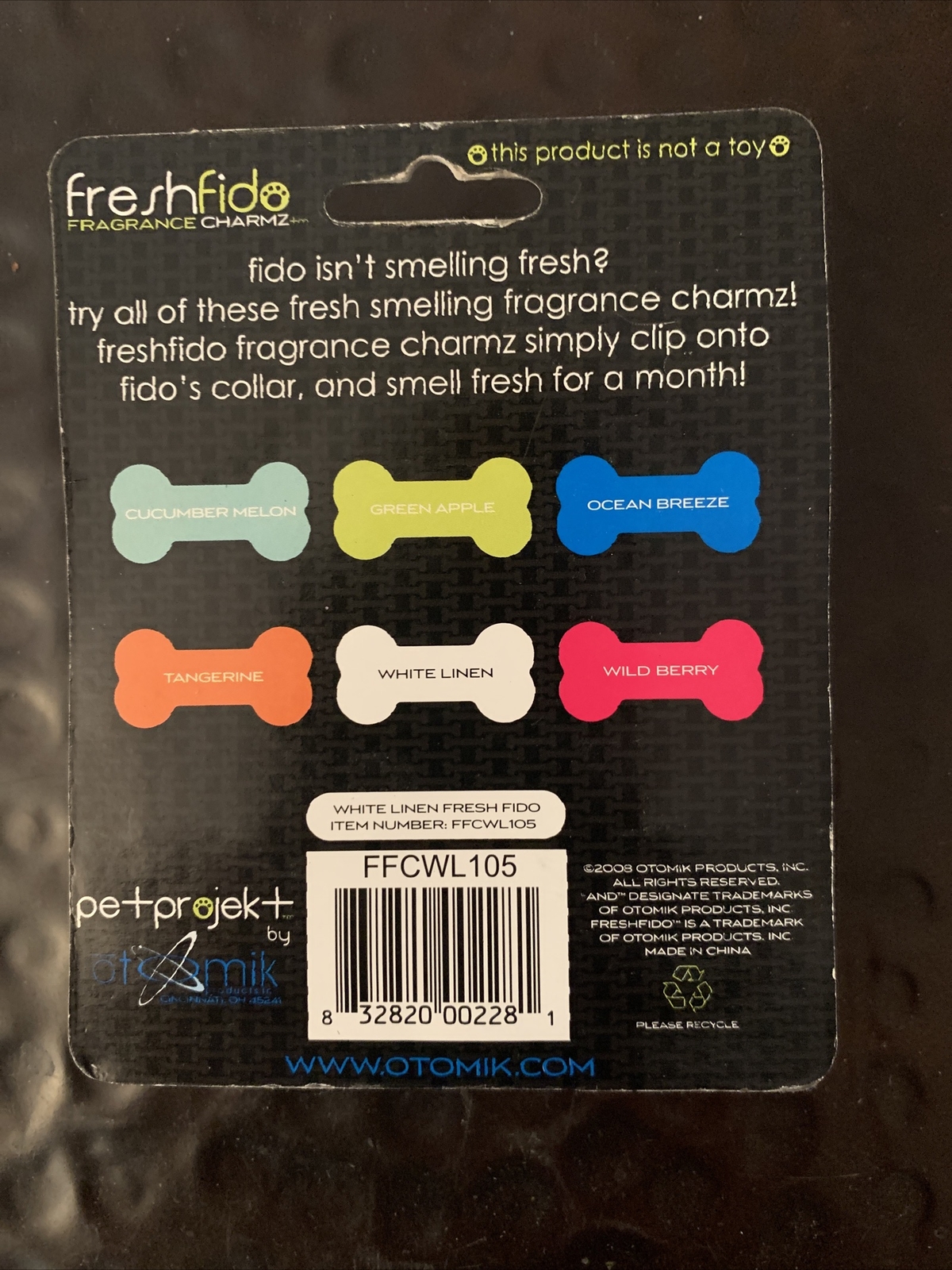 Brand New Petprojekt Fresh Fido Charmz White Linen Fragrance Charm for Dogs 1pc.