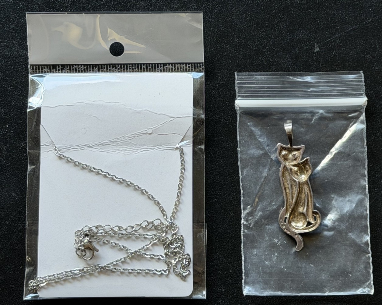 NECKLACE PET CHARMS 2 LOT CAT DOG PENDANT