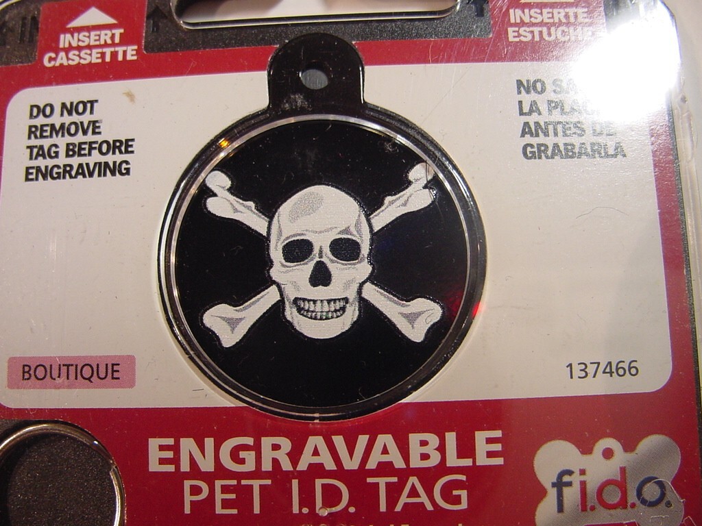 NEW – FIDO ENGRAVABLE PET I.D. TAG – SKULL AND CROSS BONES