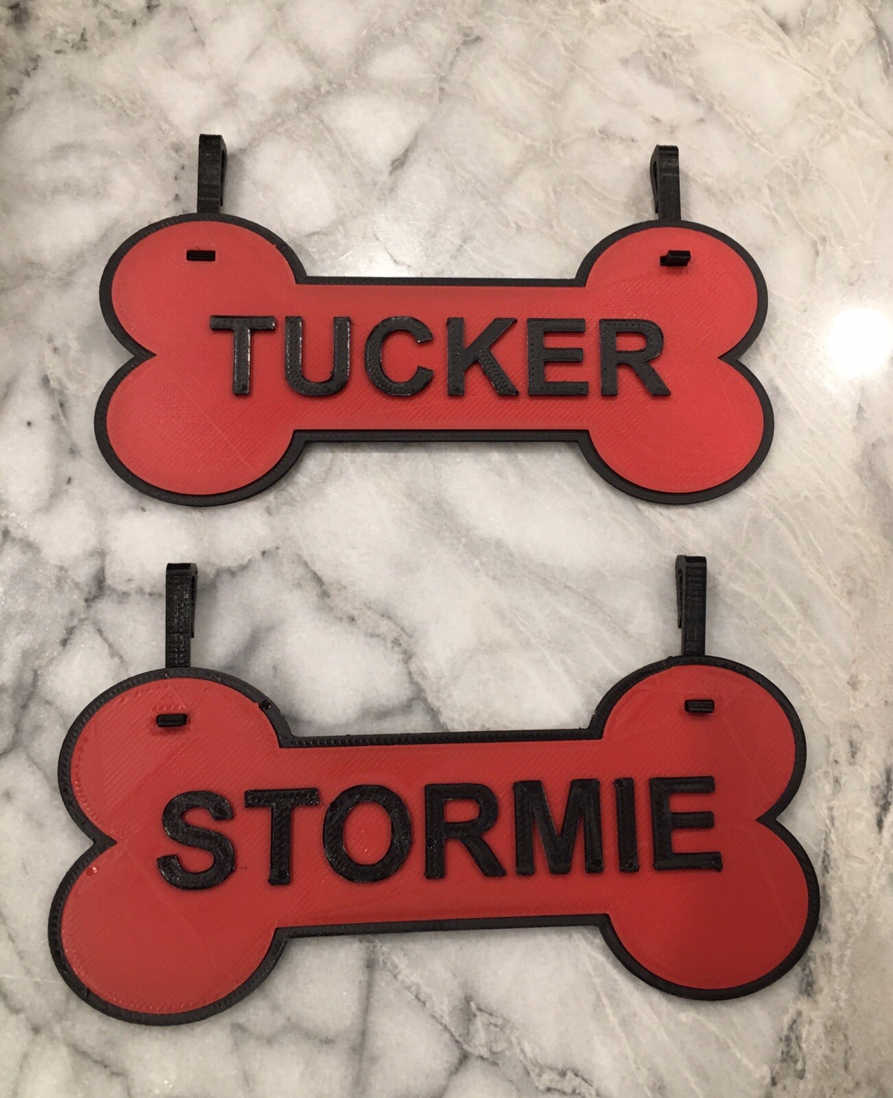 Six 3D Printed Personalized Kennel Tag Nameplates with Your Pets Name(s).