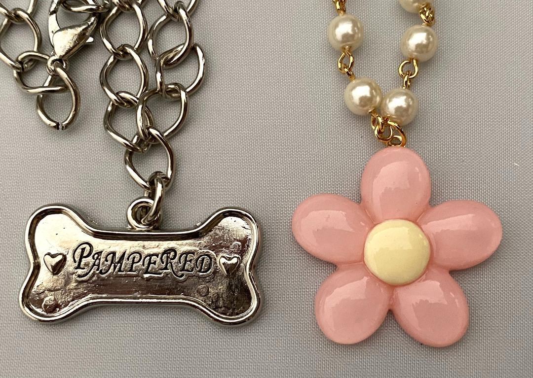 2 PCS PET FLOWER CHAIN NECKLACE & SILVERTONE PAMPERED PET BONE CHAIN NECKLACE
