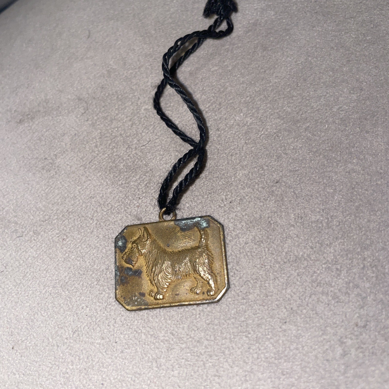 Vintage Original Genuine Rothmoor Coat Scottish Terrier Dog Tag 1″ Brass