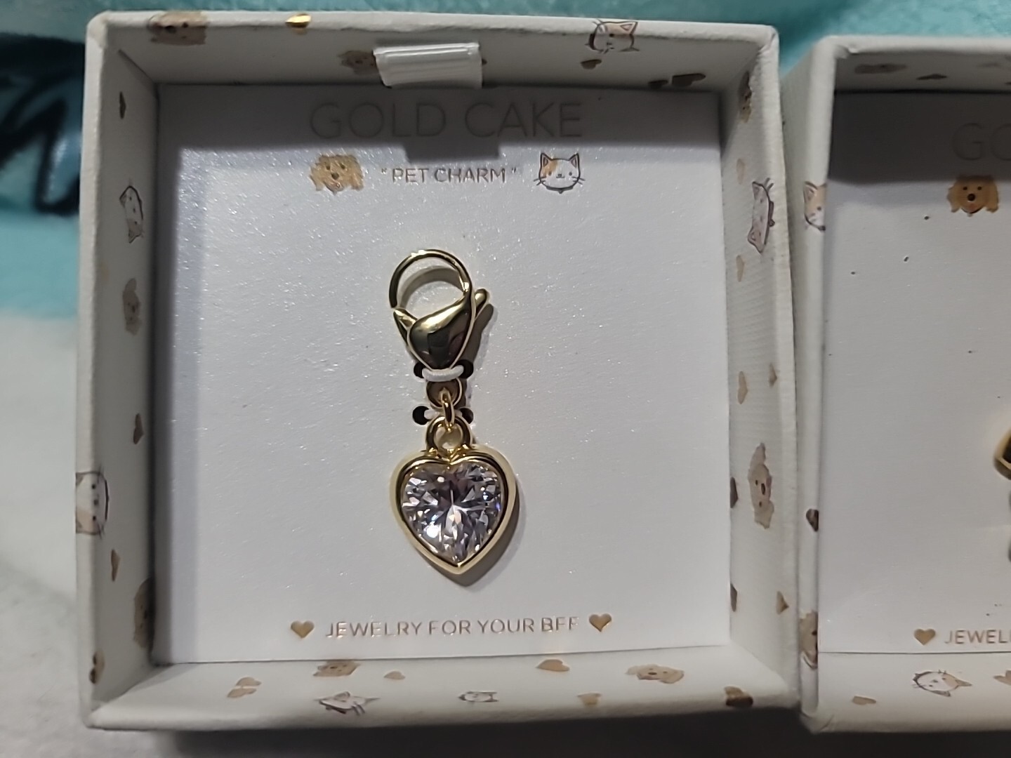 New Gold Cake Pet Charm Set Of 2 – Gold Tone – Clear Heart, Pink Ribbon W/heart