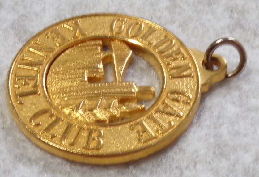 GOLDEN GATE S.F. KENNEL CLUB MEDALLION GOLD TONE METAL PET COLLAR PENDANT CHARM