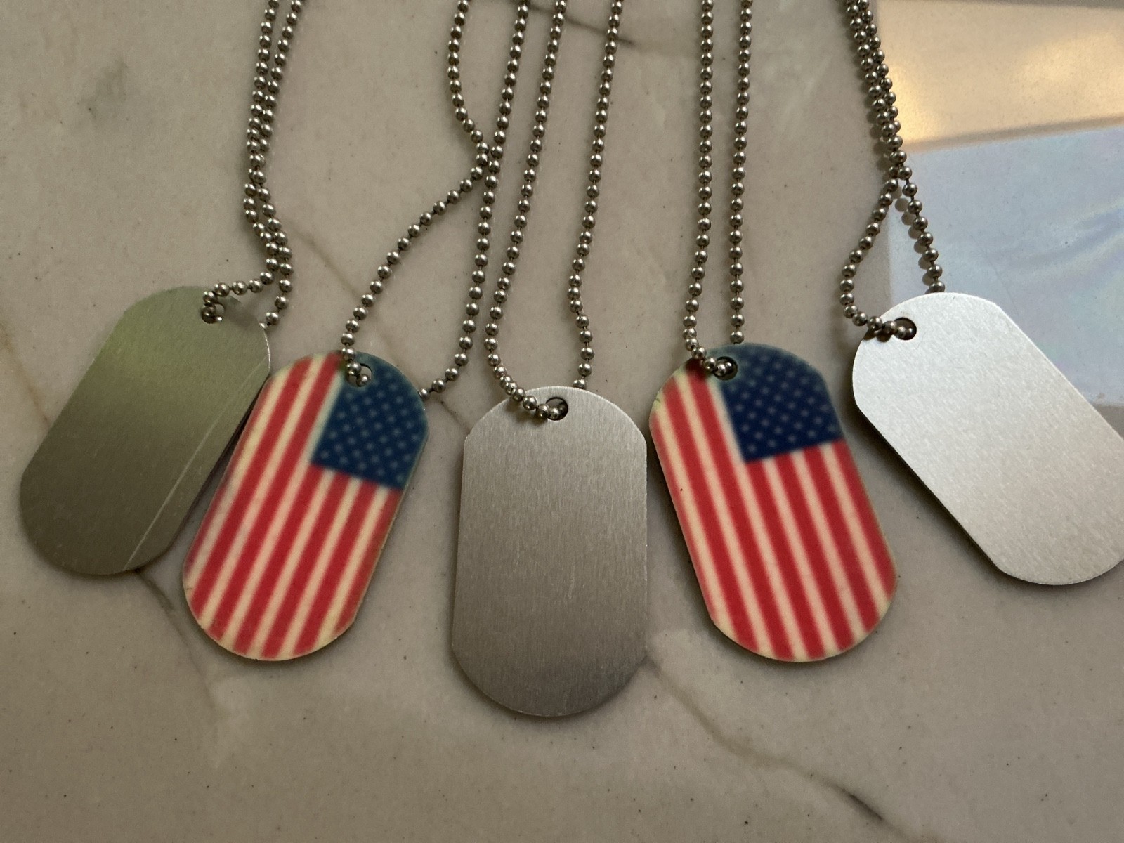 Americn flag dog tag 23 inch chain (five tags )