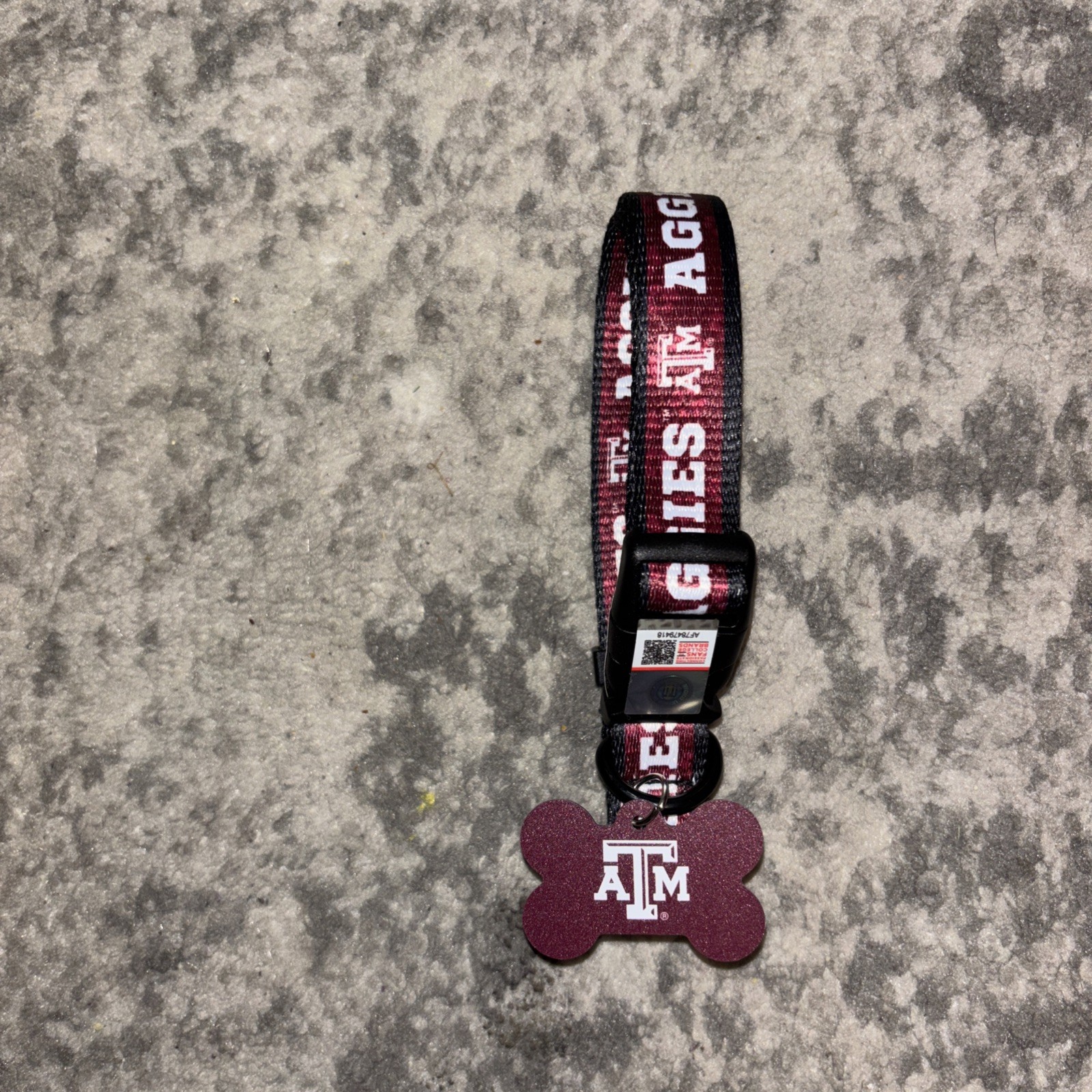 Texas A&M pet collar and tag collar is adjustable from size 11.5 inches to 19 in