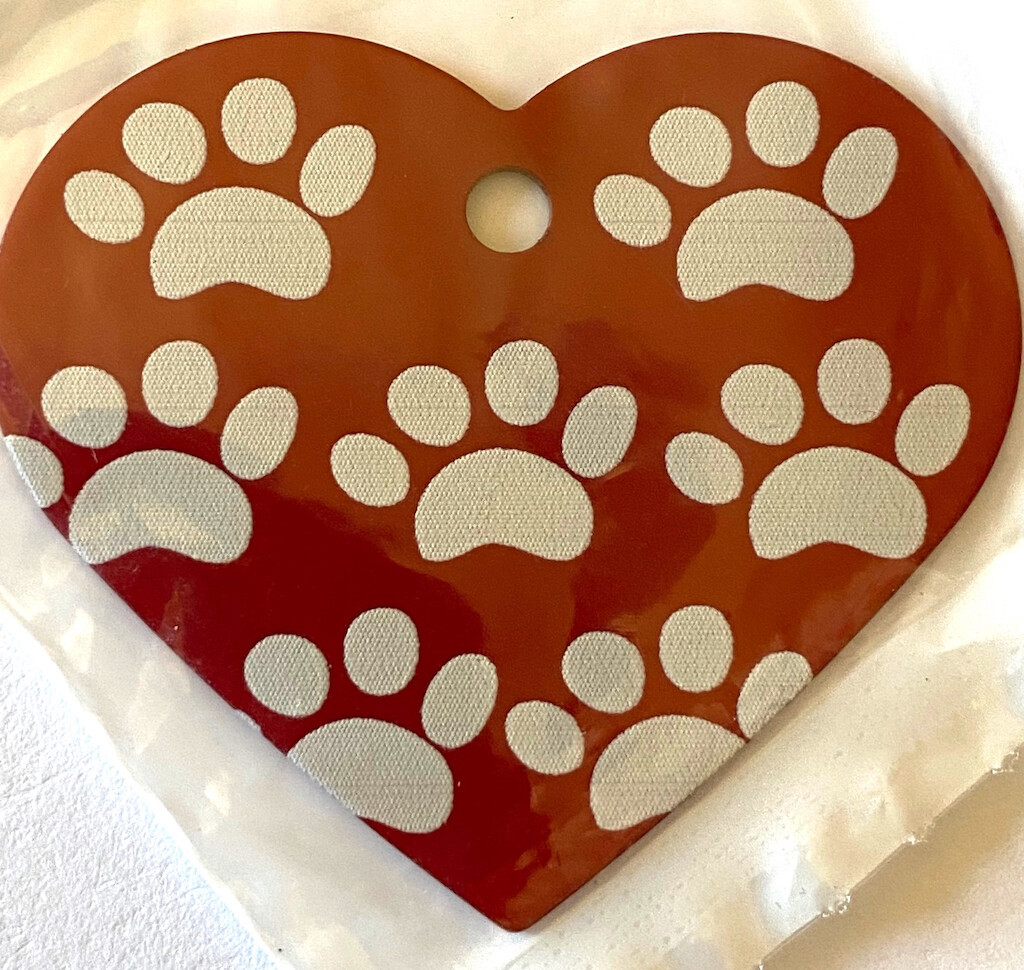 WHITE PAWS PERSONALIZED LARGE RED HEART PET ID TAG