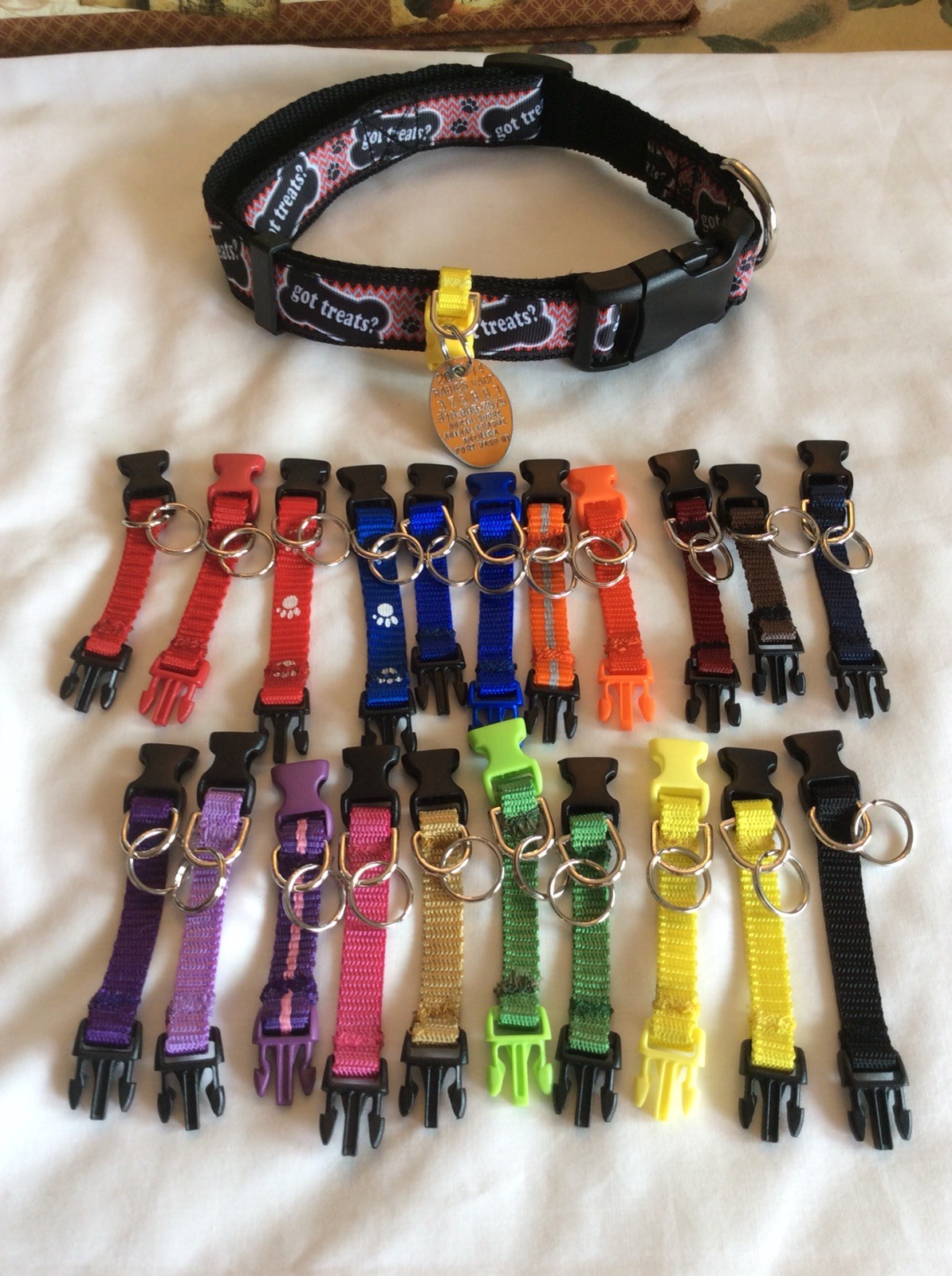 DOG/CAT ID TAG HOLDER PICK FROM A VARIETY OF COLORS FITS UP TO 1″ DOG COLLAR